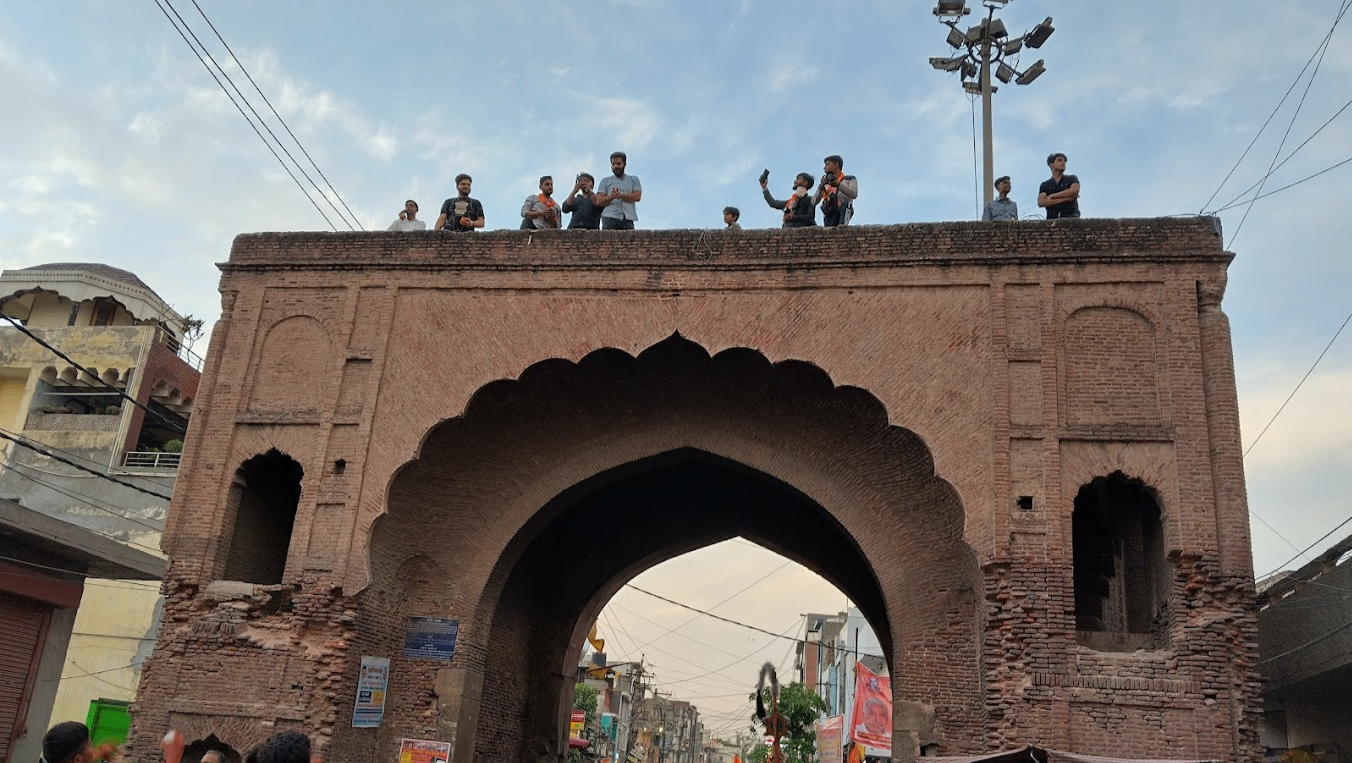 Salar Gunj Gate 
