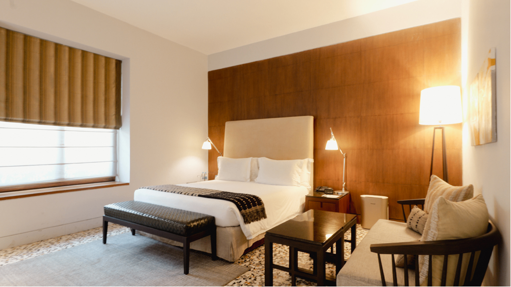 SIGNATURE ROOM