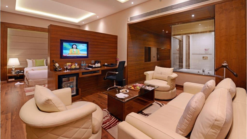 EXECUTIVE SUITE