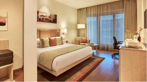 Deluxe Room City View King Bed