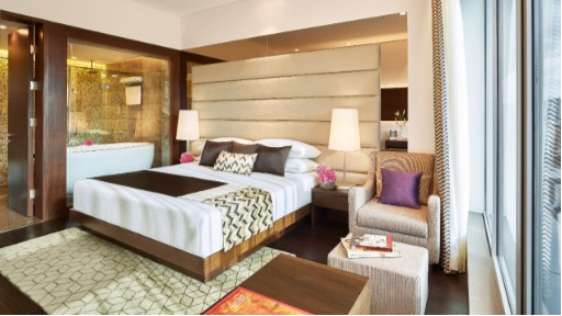 Executive Suite 1 Bedroom City View King Bed