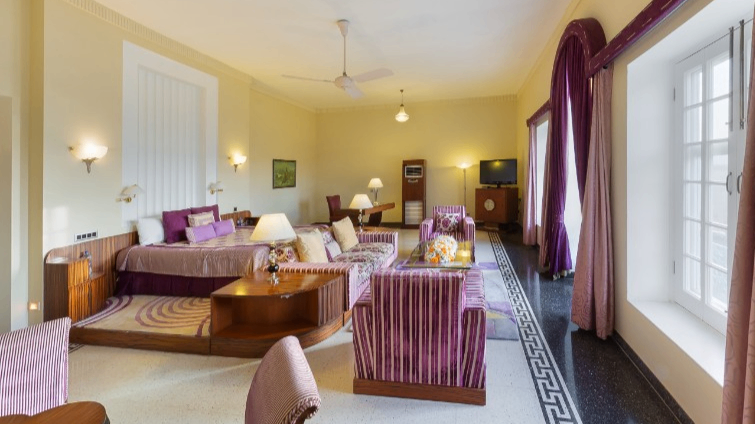 Deluxe Suite