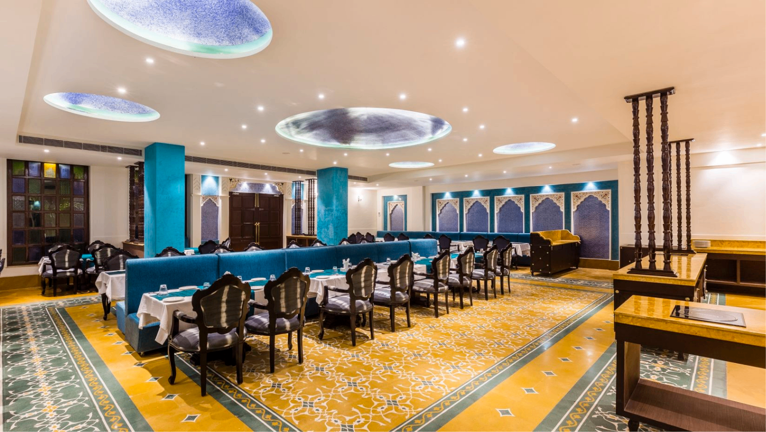 Restaurant at Sairafort Sarovar Portico
