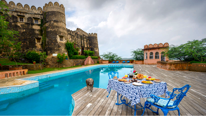 Pool Side Dining