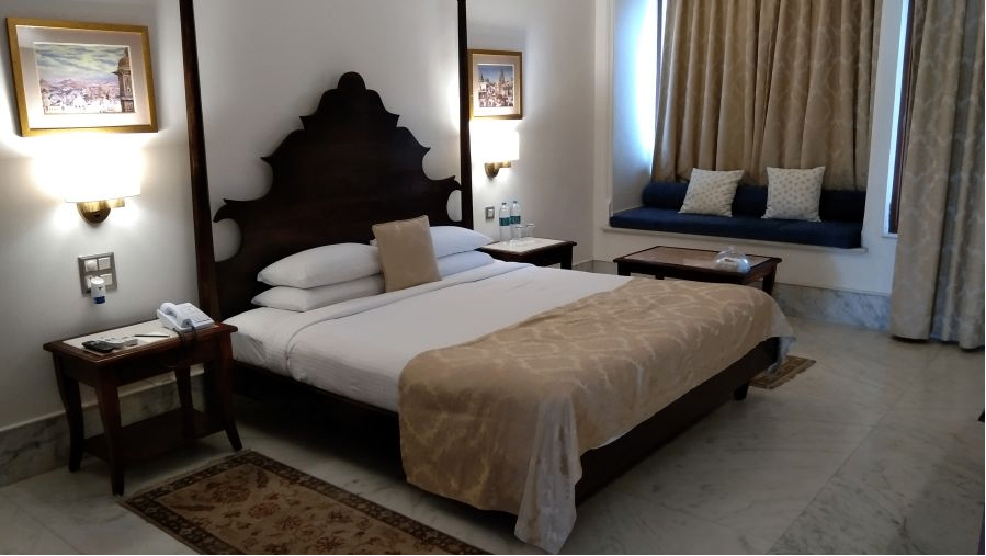 Renaissance Rooms