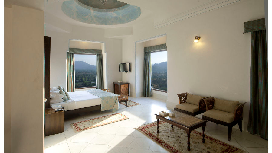 Honeymoon Suite with Jacuzzi