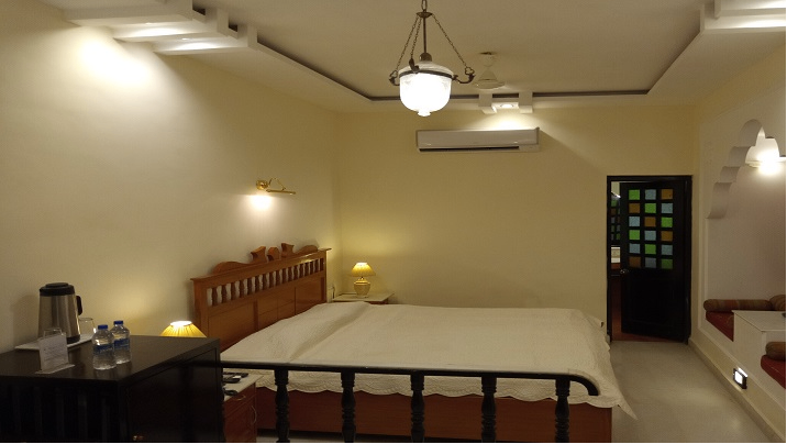 Royal Cottage Room