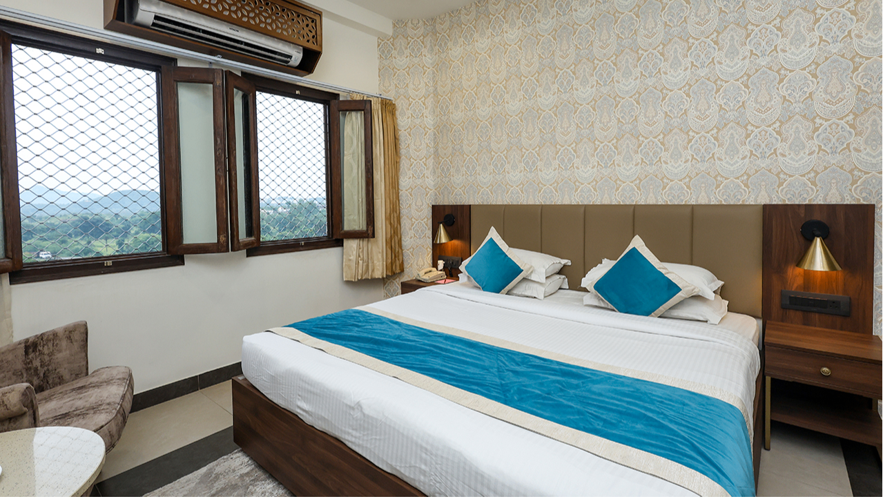 The Deluxe Room