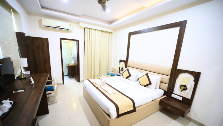  Executive Room 