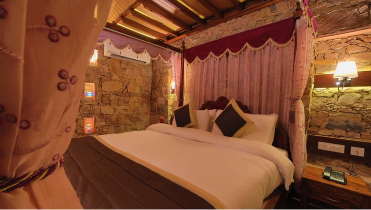 Rain Forest Glam Camps Room