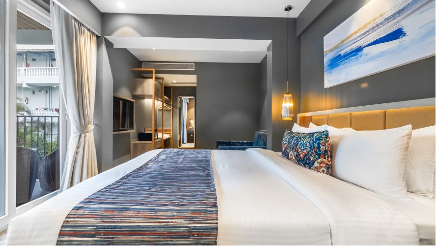 Pool View Rooms with Jacuzzi
