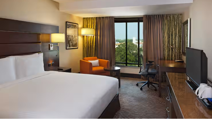 1 King Bed Room