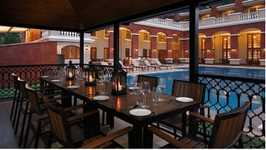 Pool Bar