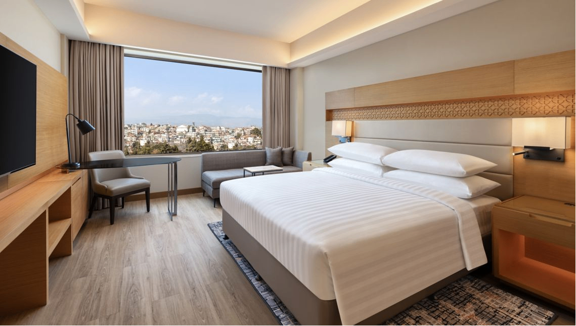 Guest room, 1 King, City view