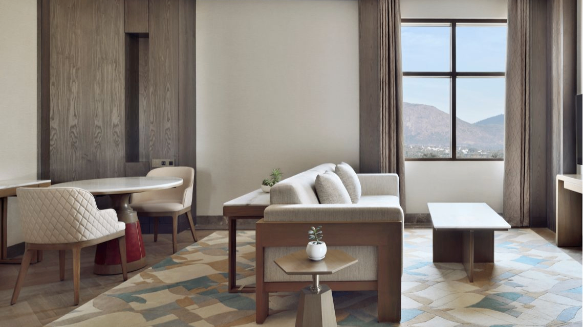 Corner Suite