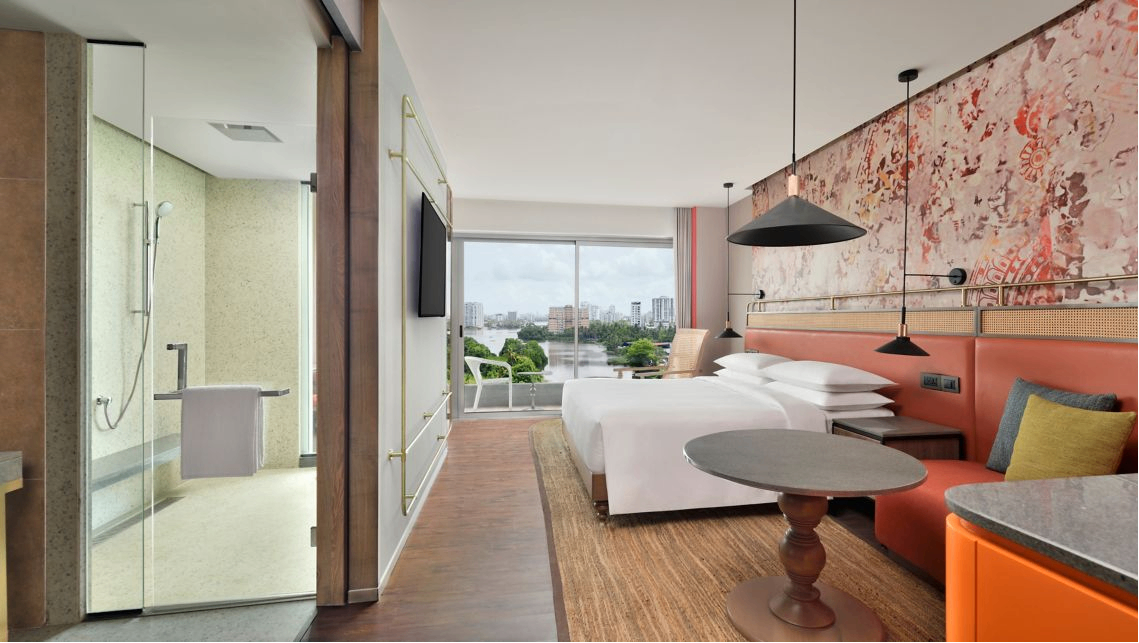 Guest Room, 1 King, Backwaters View, 