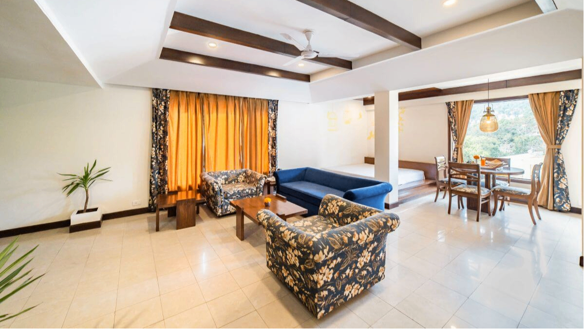 Deluxe Suite
