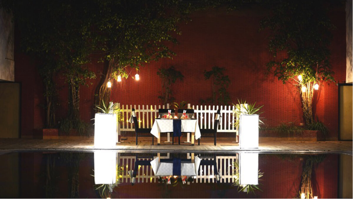 DINE BY THE POOL