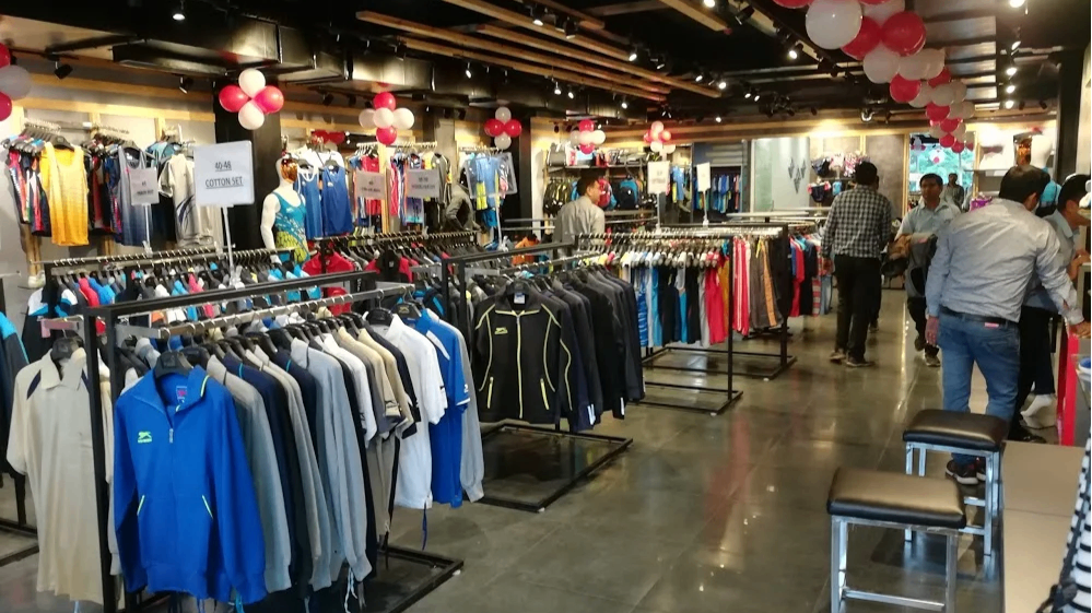 Naresh Shopping Centre