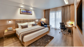 HAZEL SUITE ROOM