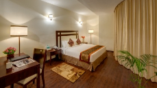 HAZEL SUITE