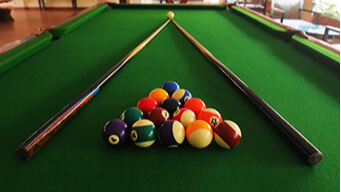POOL TABLE