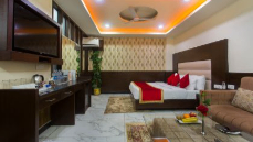 HAZEL SUITE ROOM