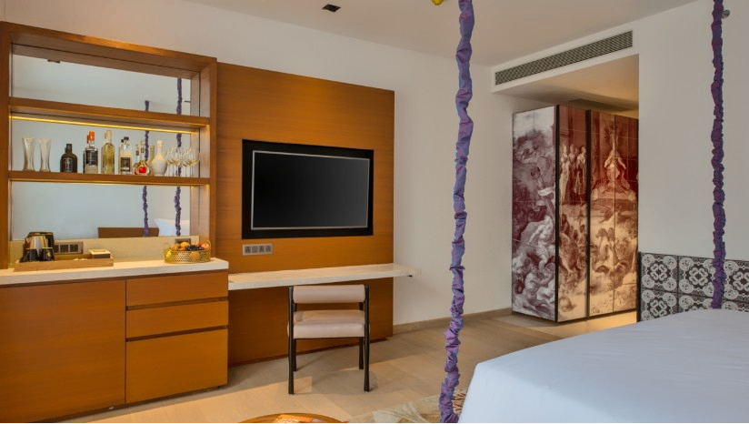 Deluxe King Room