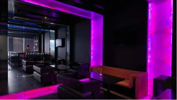  Atlantis Bar