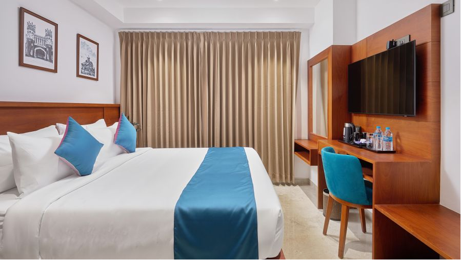 DELUXE ROOM