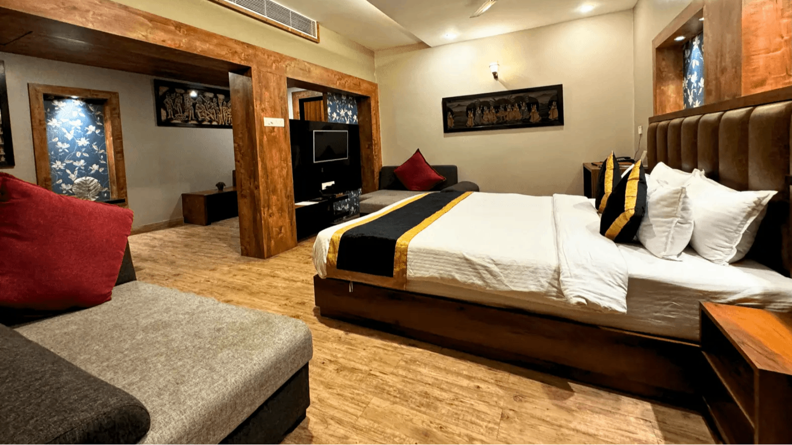 Maharaja Luxury Family Suite