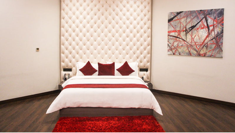 The Amarantha Suite