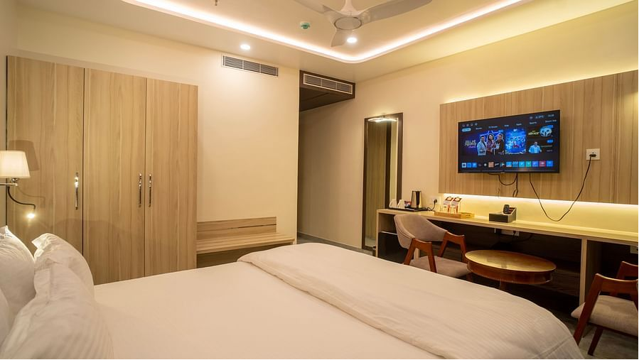  Deluxe Room