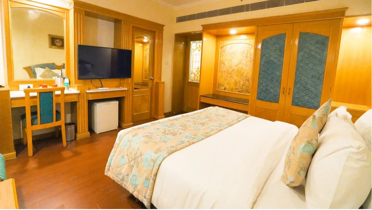 Studio Room
