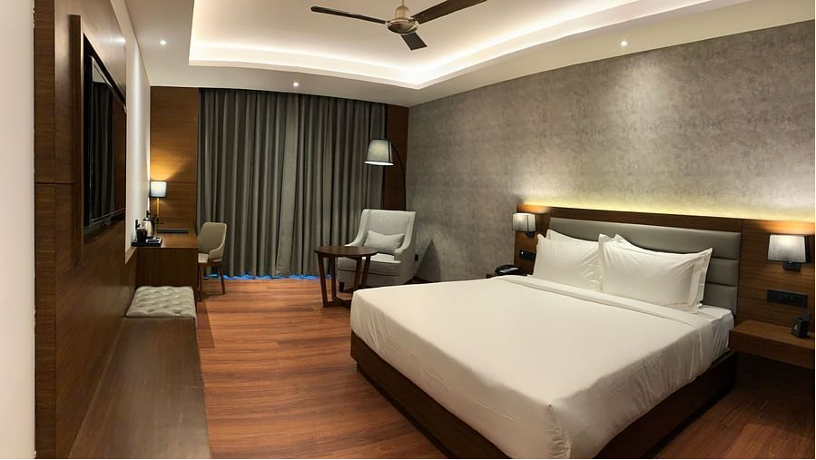 Lake View Deluxe Rooms With Balcony