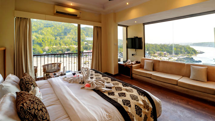 Royal Room