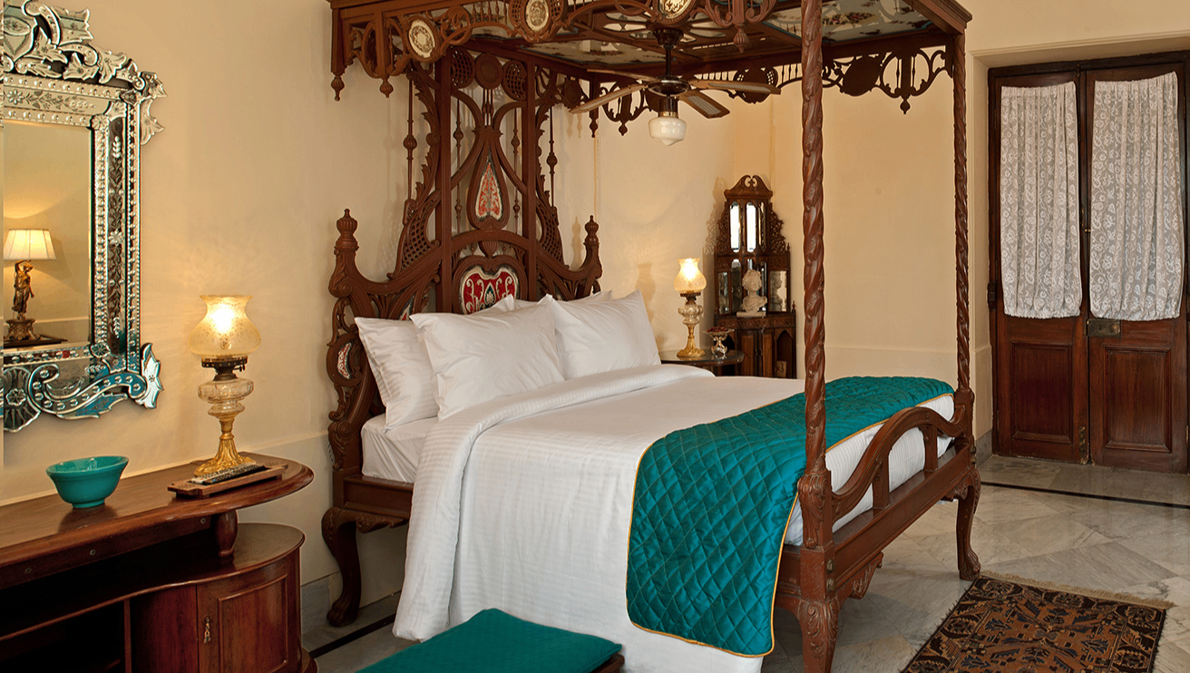 DELUXE SUITE