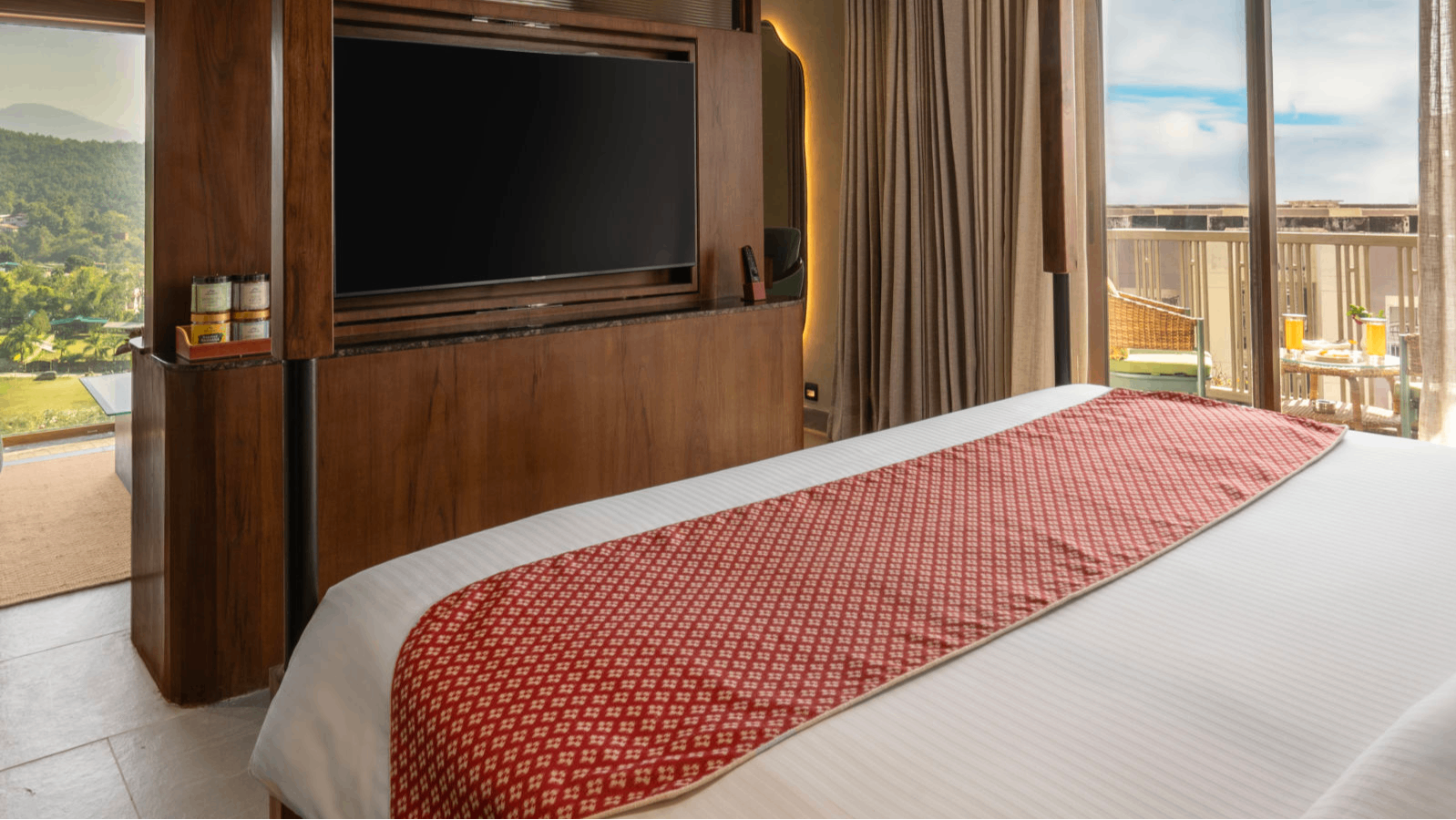 Aura Suite