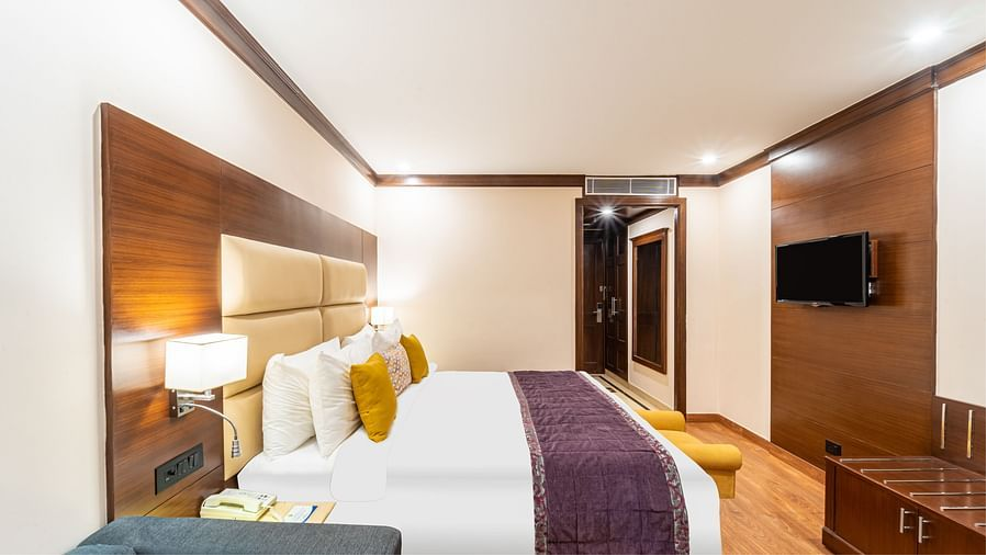 Valley View Room