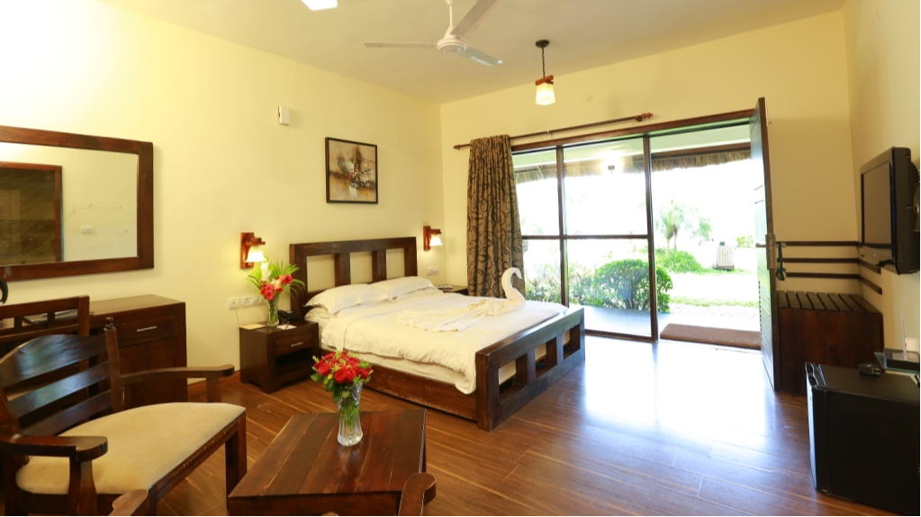 Lake View Room