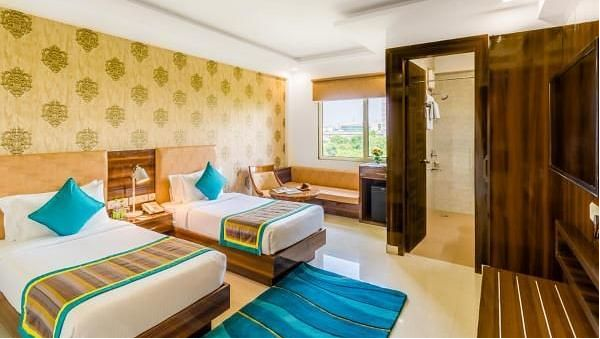 Deluxe Twin Bed Room