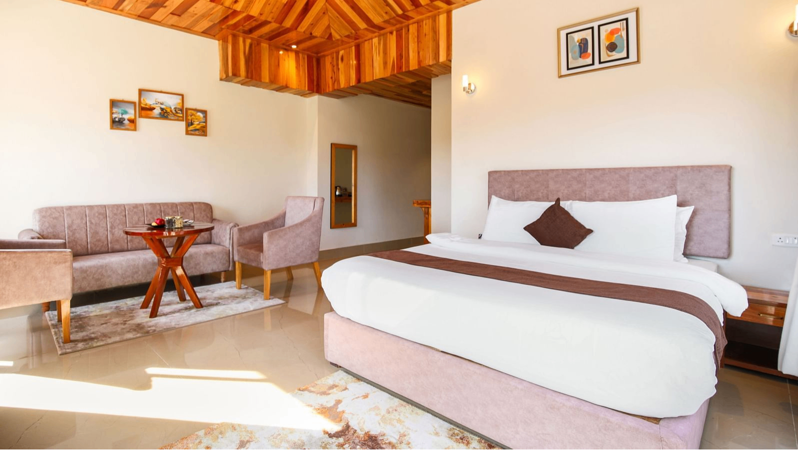LAKE VIEW SUITE WITH BATHTUB