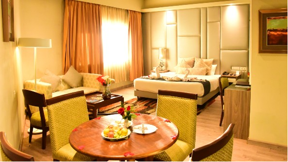 Deluxe Suite 
