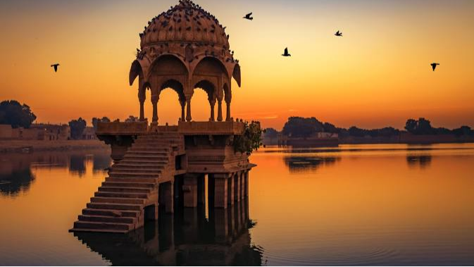 Gadisar Lake