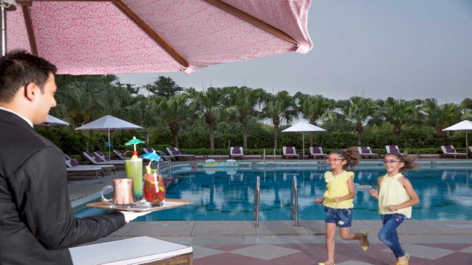 Kids at taj