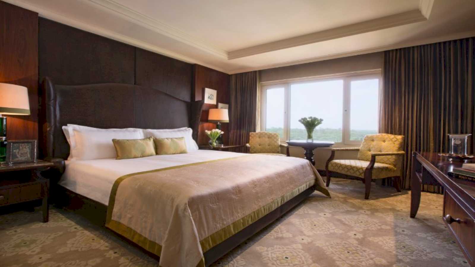 Luxury Suite 