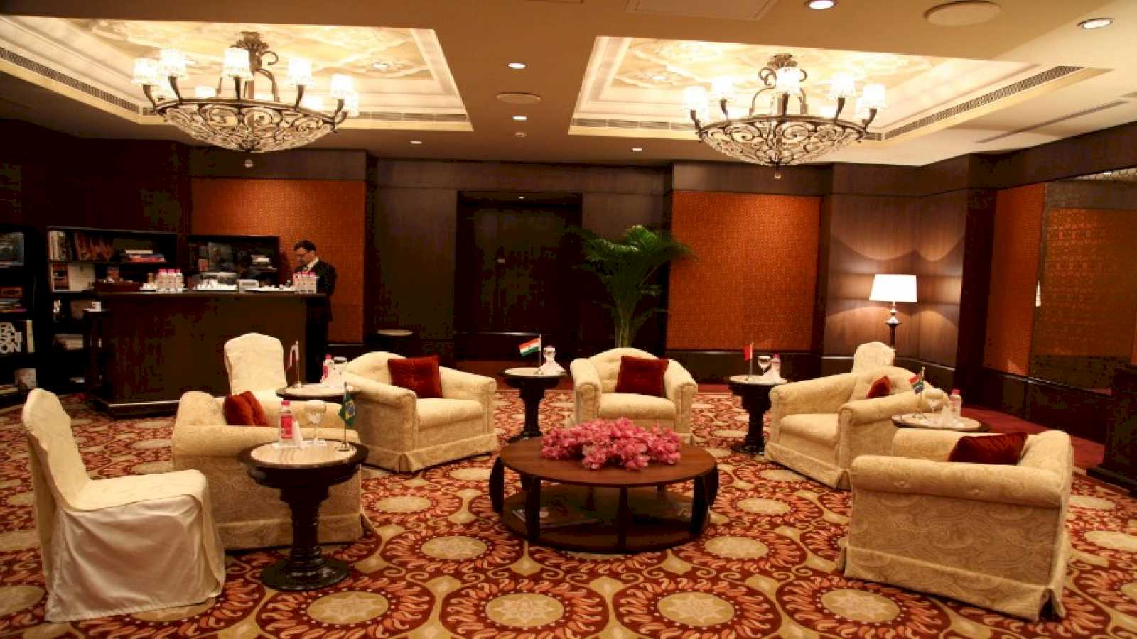 Vazir Lounge