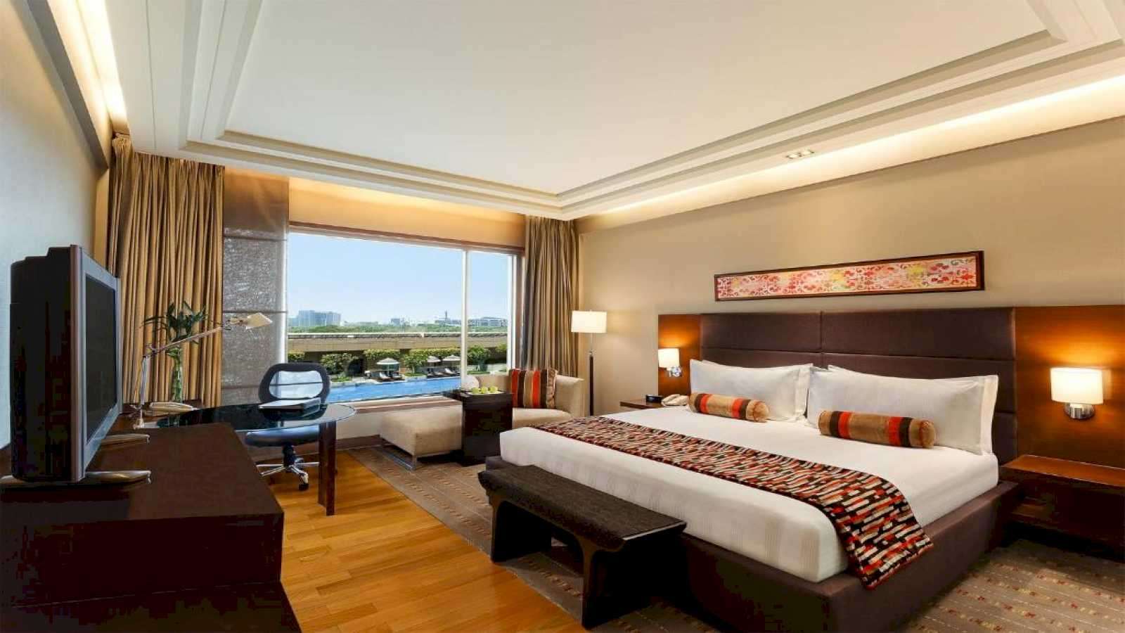 Deluxe King Room