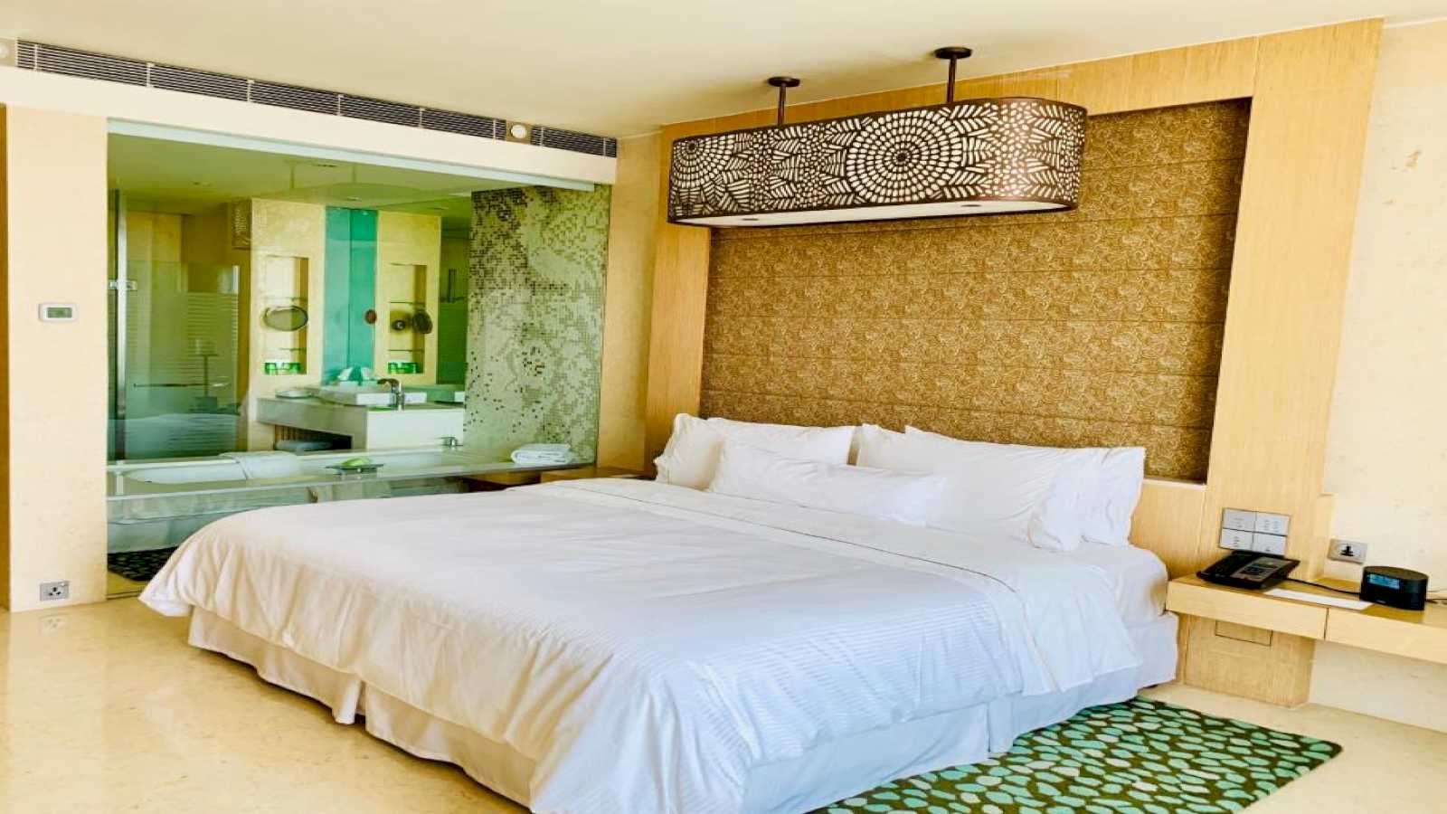 Premium King Room