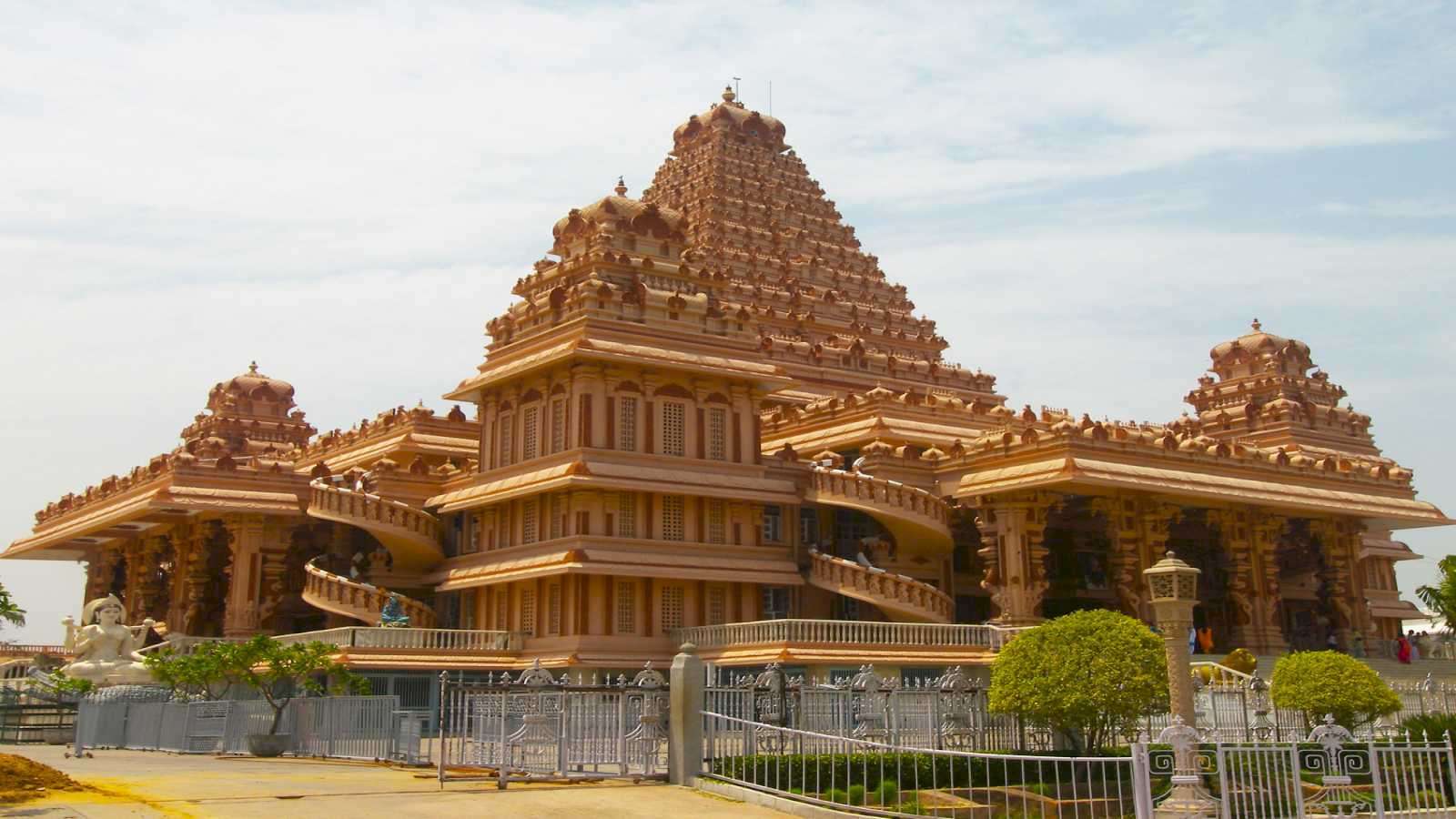 Chhatarpur Temple 